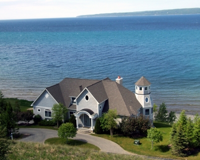 Beautiful house besides the sea